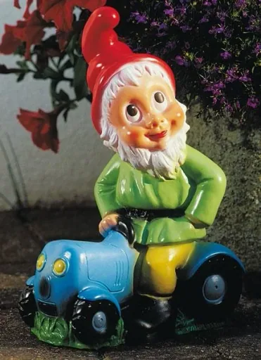 Dwarf on tractor 32 cm