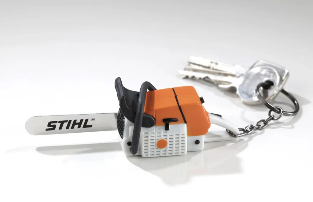 Keyring chainsaw with sound