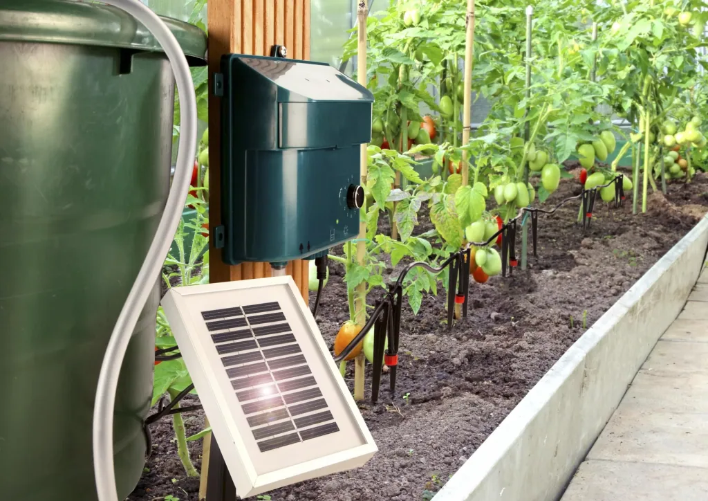 Solar irrigation set with battery, panel, pump, hose, nozzles, etc.