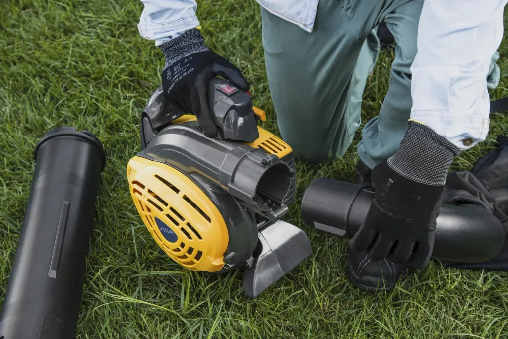 Petrol leaf blower BL 530 V
