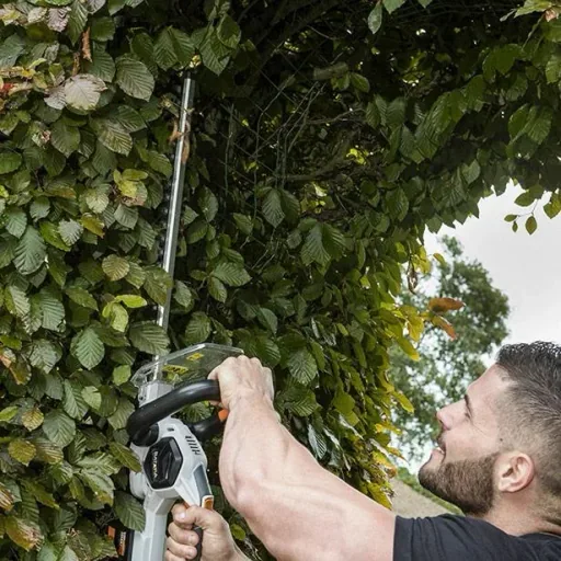 Hedge trimmer performance package | with 5.0 battery, 4.0 charger and foldable garden waste bag