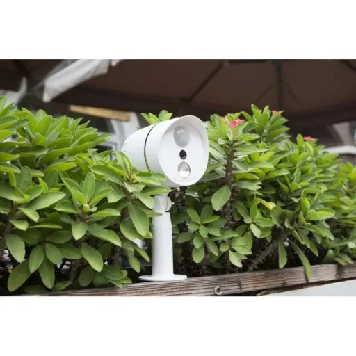 HD outdoor camera with LED light and motion detection white