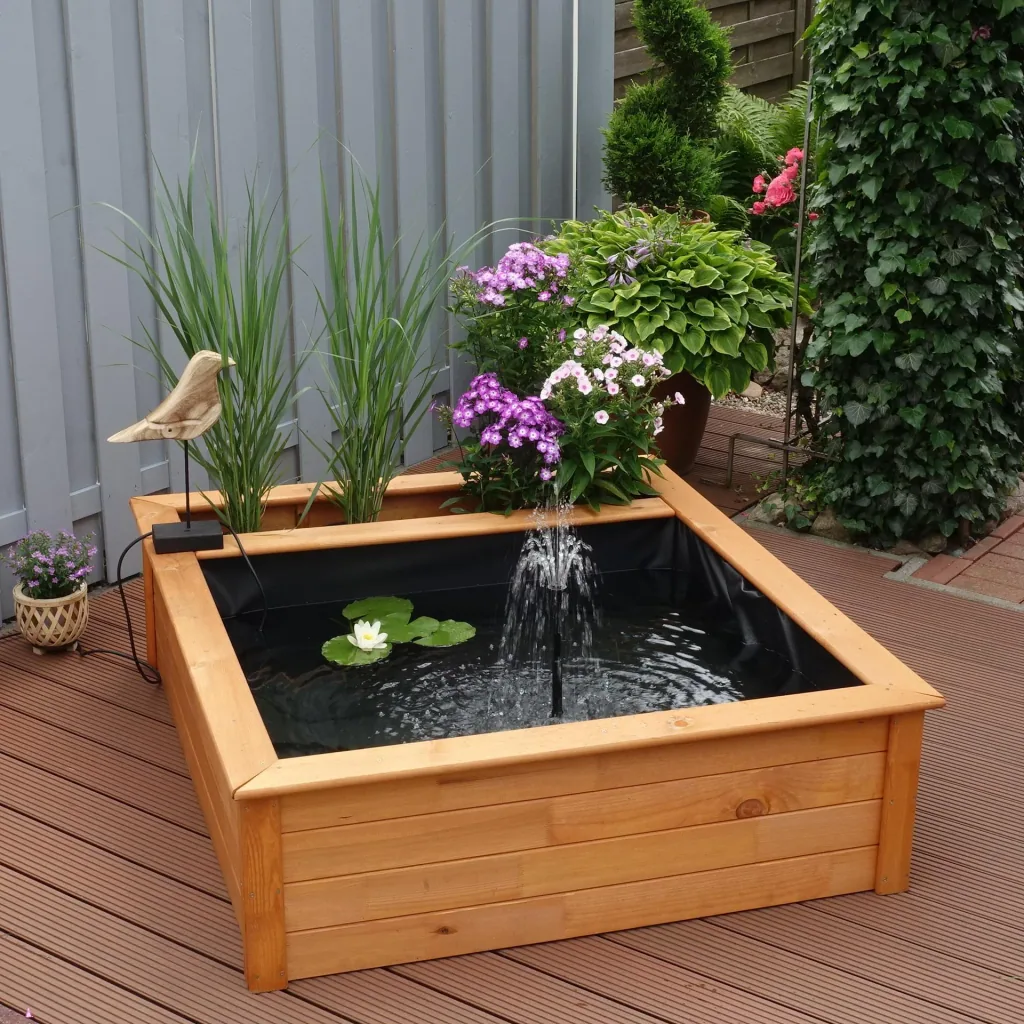 Raised pond with side planting zone Solar