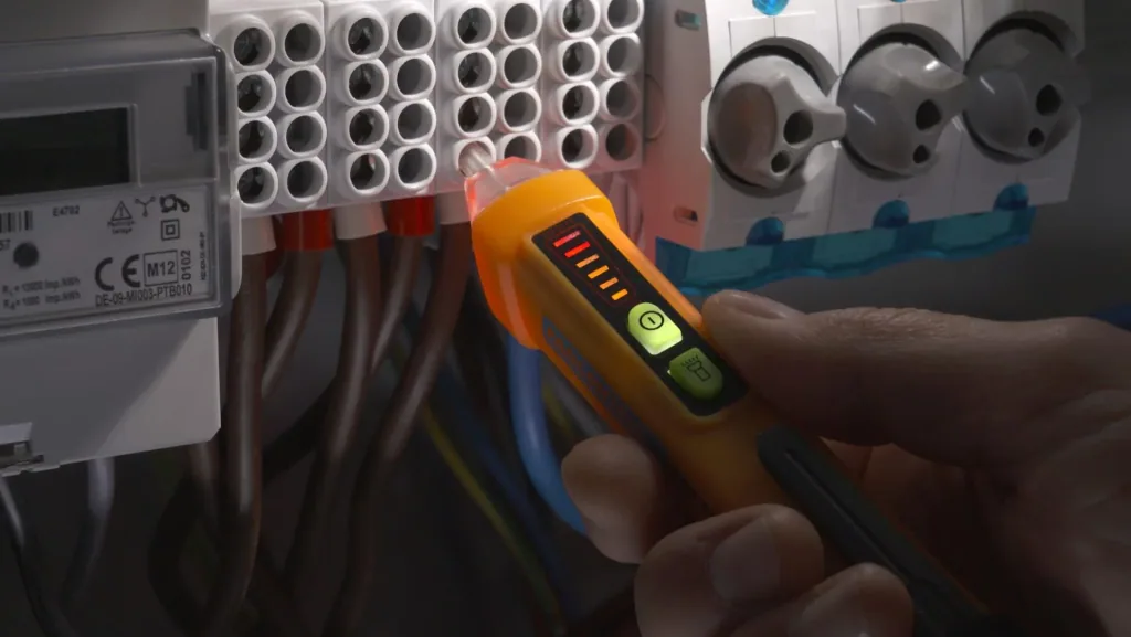 Voltfinder - contactless voltage tester