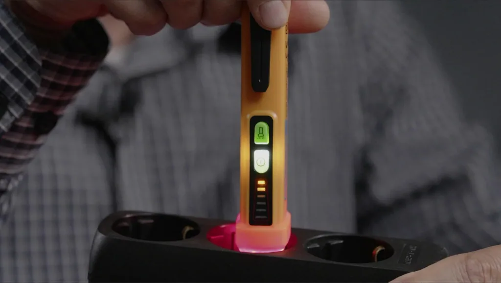 Voltfinder - contactless voltage tester
