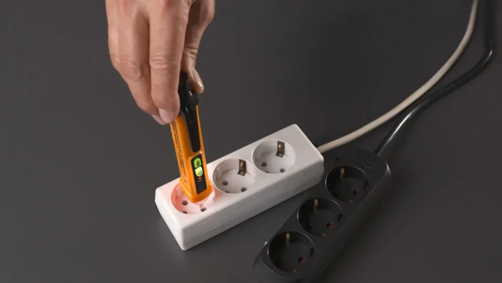 Voltfinder - contactless voltage tester