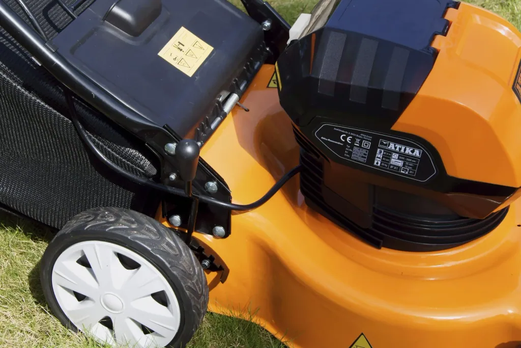 Cordless lawn mower “RMC 40-400”, 36 volts