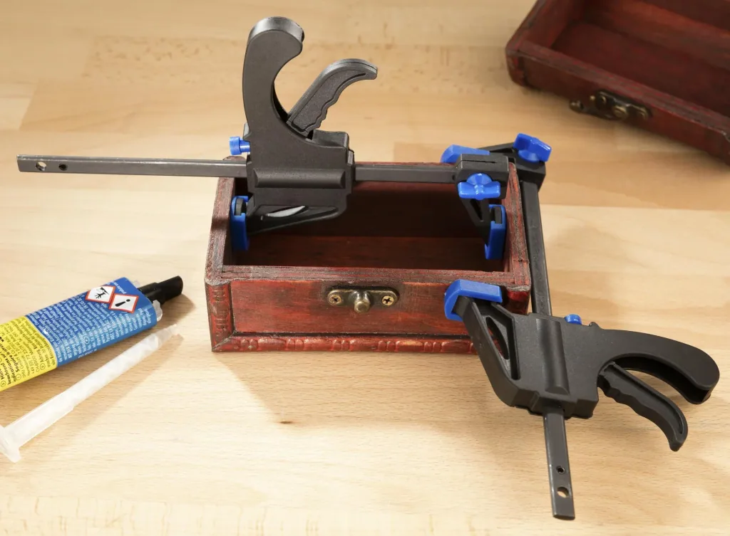 One-hand clamping/spreading clamp set