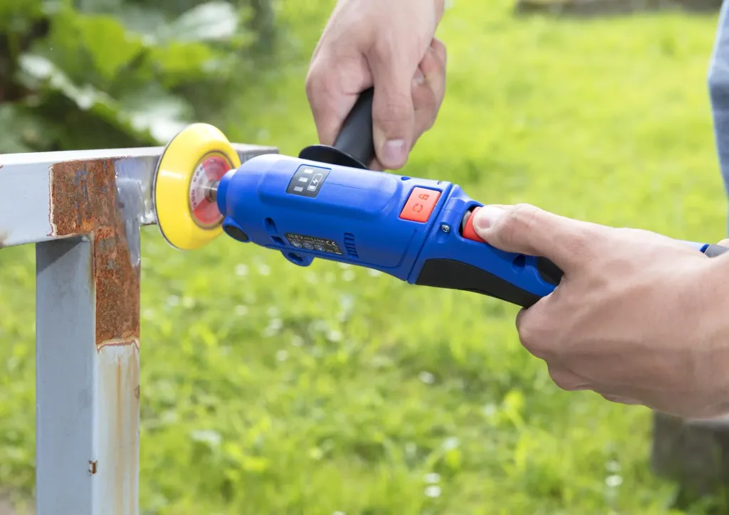 10.8 Volt Cordless Polishing Machine Rotation - including accessories and bag