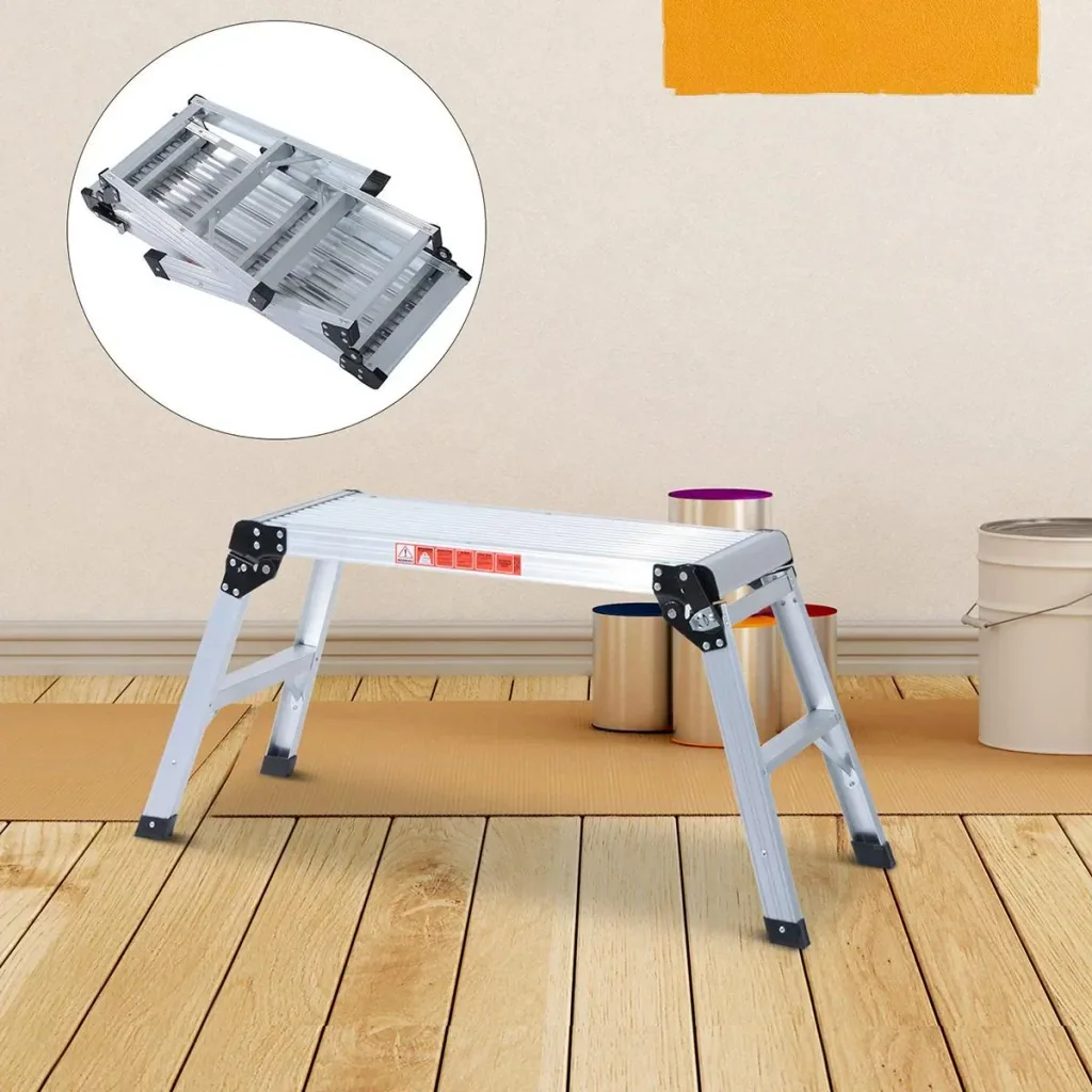 Work platform with integrated folding lock silver