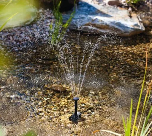Solar pump set "Rimini Plus" with battery + solar module for your pond