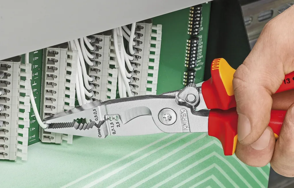 Electrical installation pliers VDE