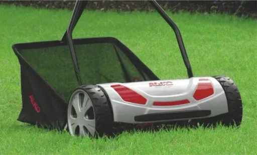 Grass catcher for cylinder mowers