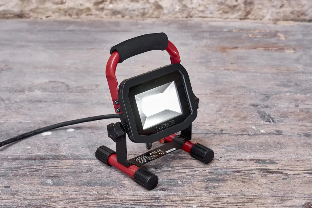 LED construction spotlight, 1200 lumens, 15 watts, 5000K, 2m cable