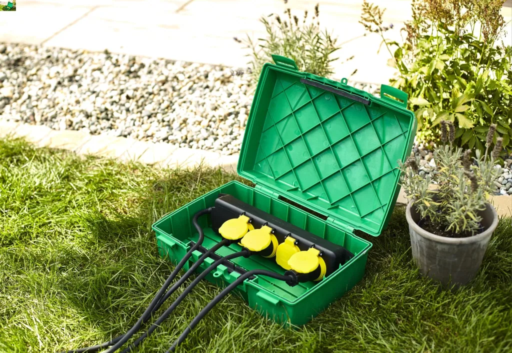Weatherproof distribution box IP 55, green