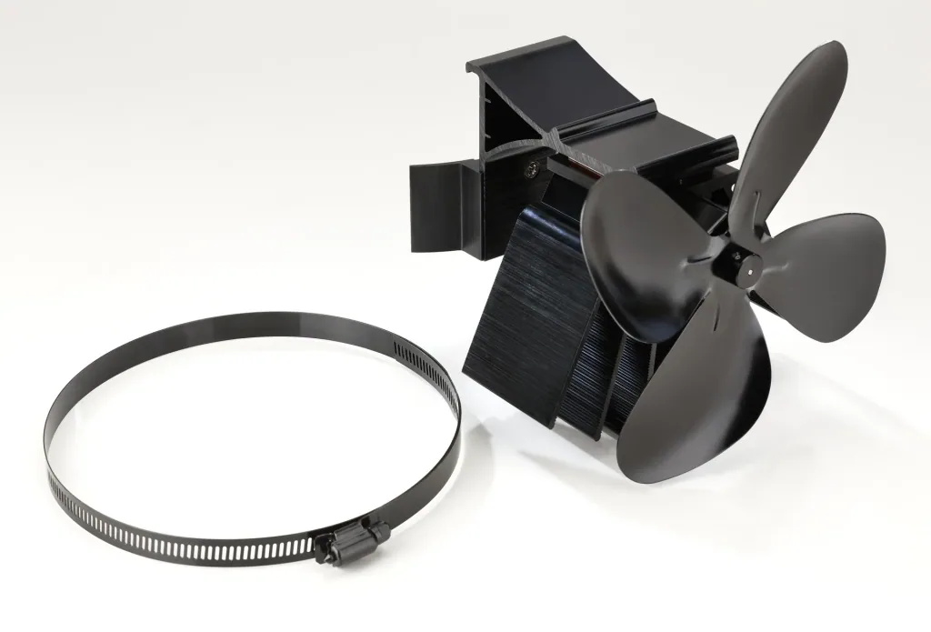 Chimney fan for pipes