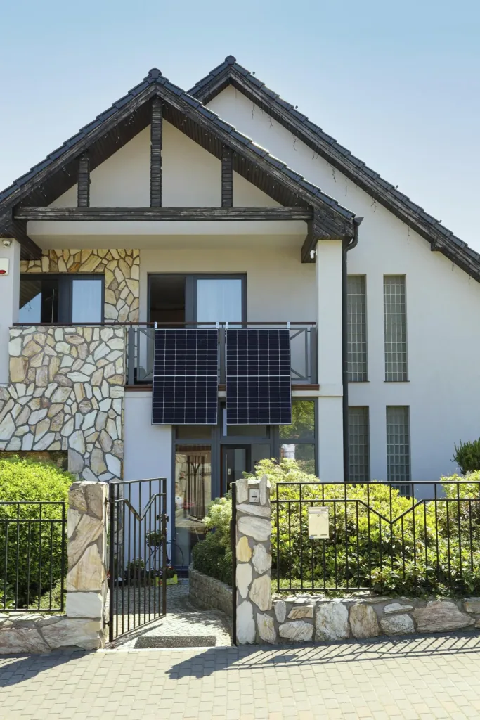 Premium balcony power system 600 watts, plug-in ready
