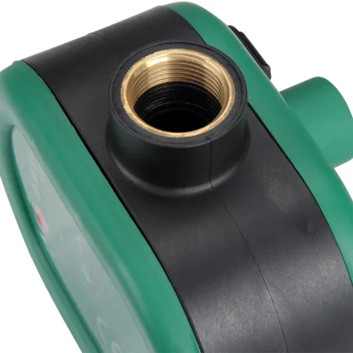 Pressure switch with automatic pressure monitoring