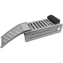 Foldable loading ramp