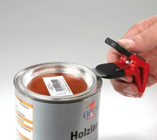 Magnetic brush holder