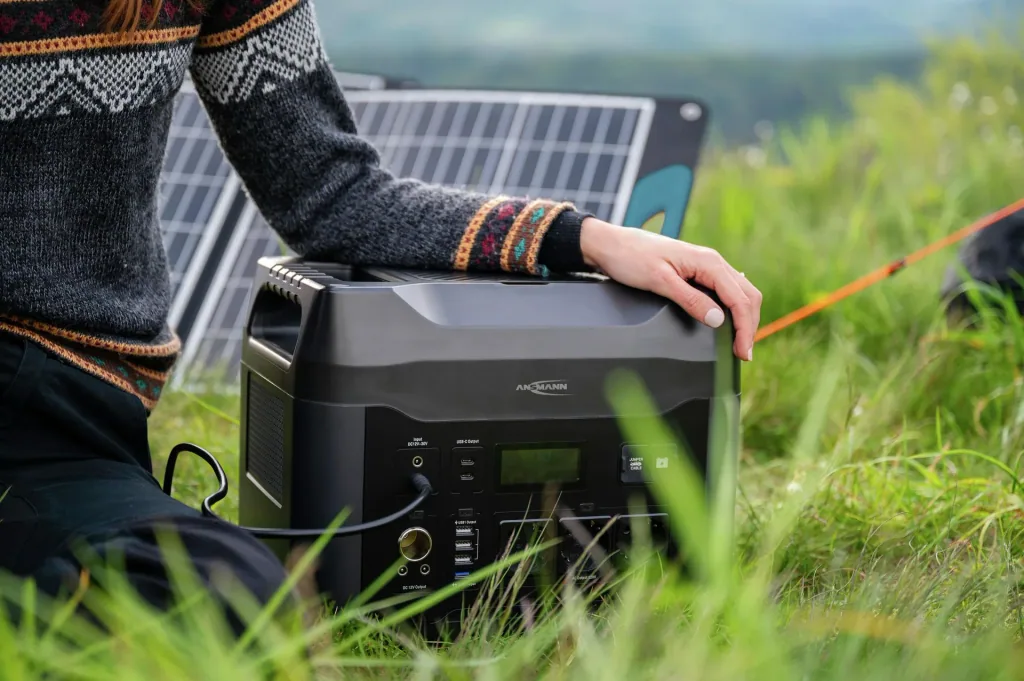 Solar module with carrying handle 100 watts, foldable