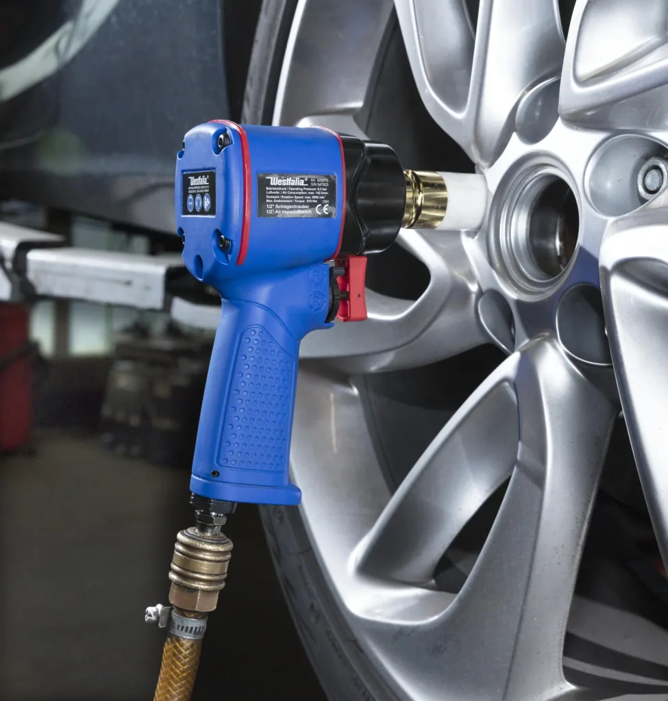 Pneumatic impact wrench "Ultra" Compact - double impact mechanism