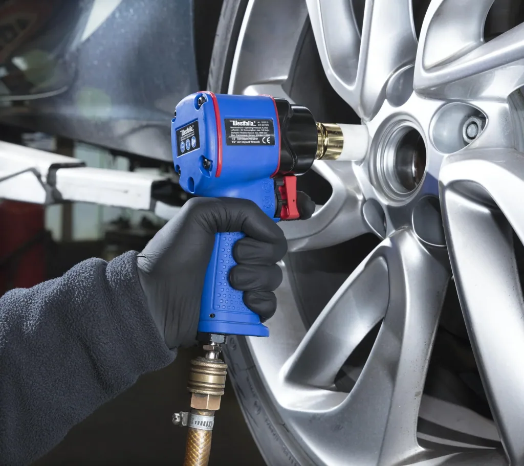 Pneumatic impact wrench "Ultra" Compact - double impact mechanism
