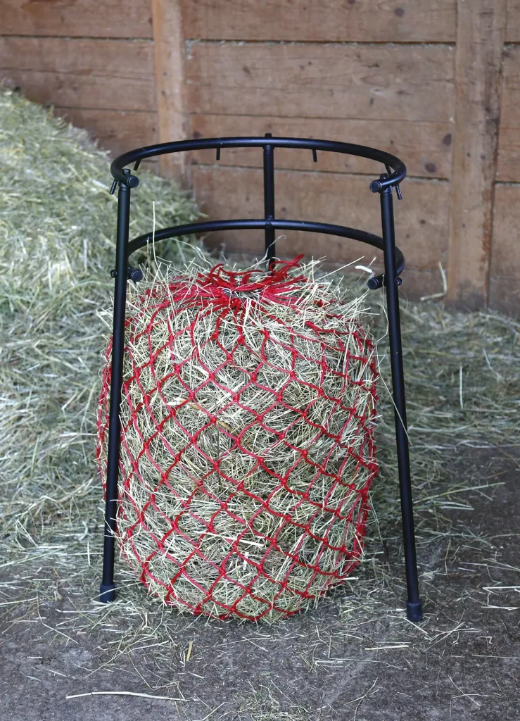 Filling aid for hay nets