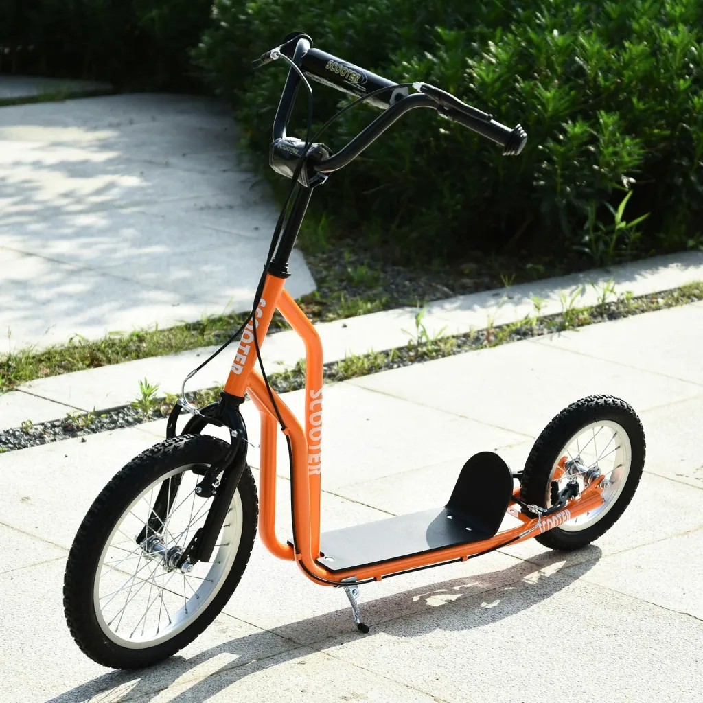 Children's scooter with handbrake
