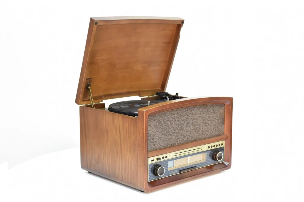 Retro HiFi system with radio, record, CD, cassette player and encoding