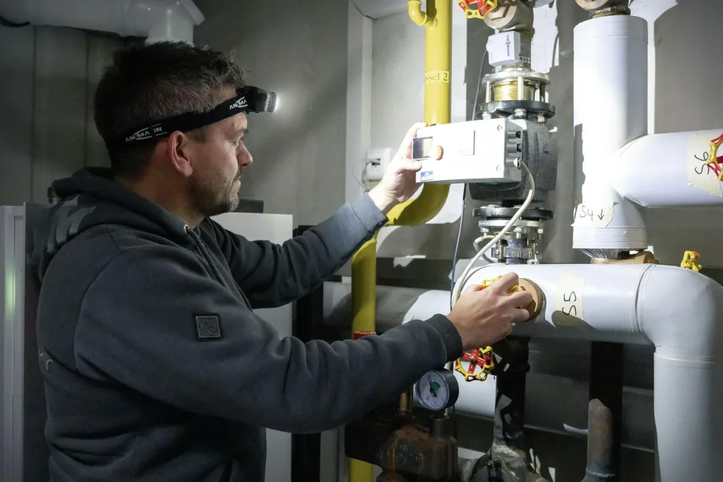 Headlamp with gesture control, rechargeable, dimmable, focusable