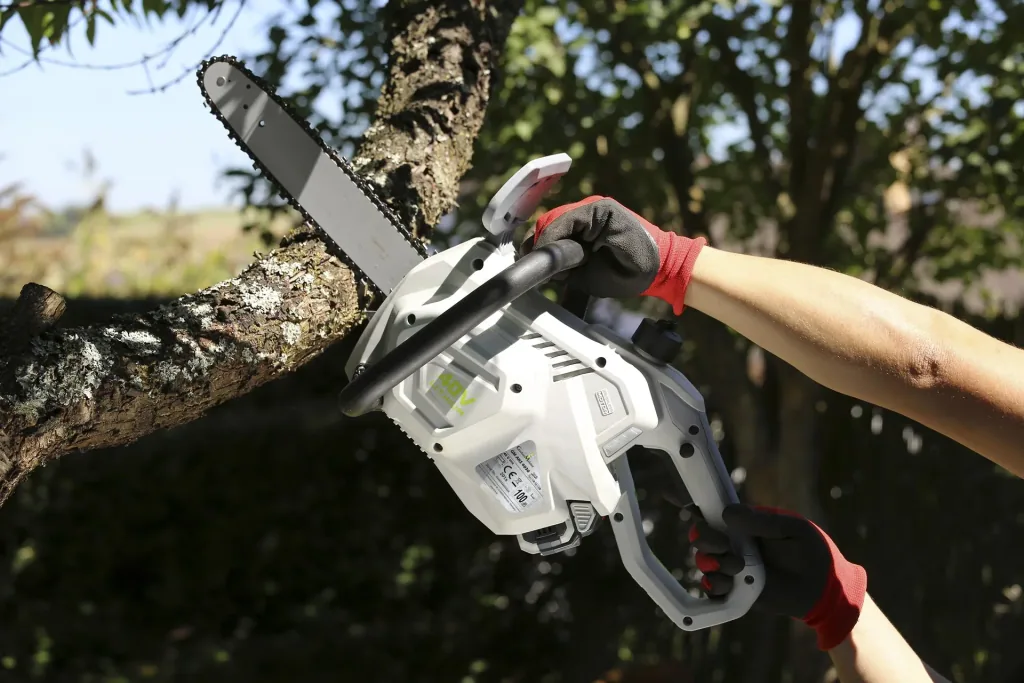 Cordless chainsaw GM AKS 4030 - without battery and charger