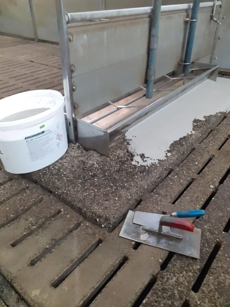Two-component epoxy renovation mortar