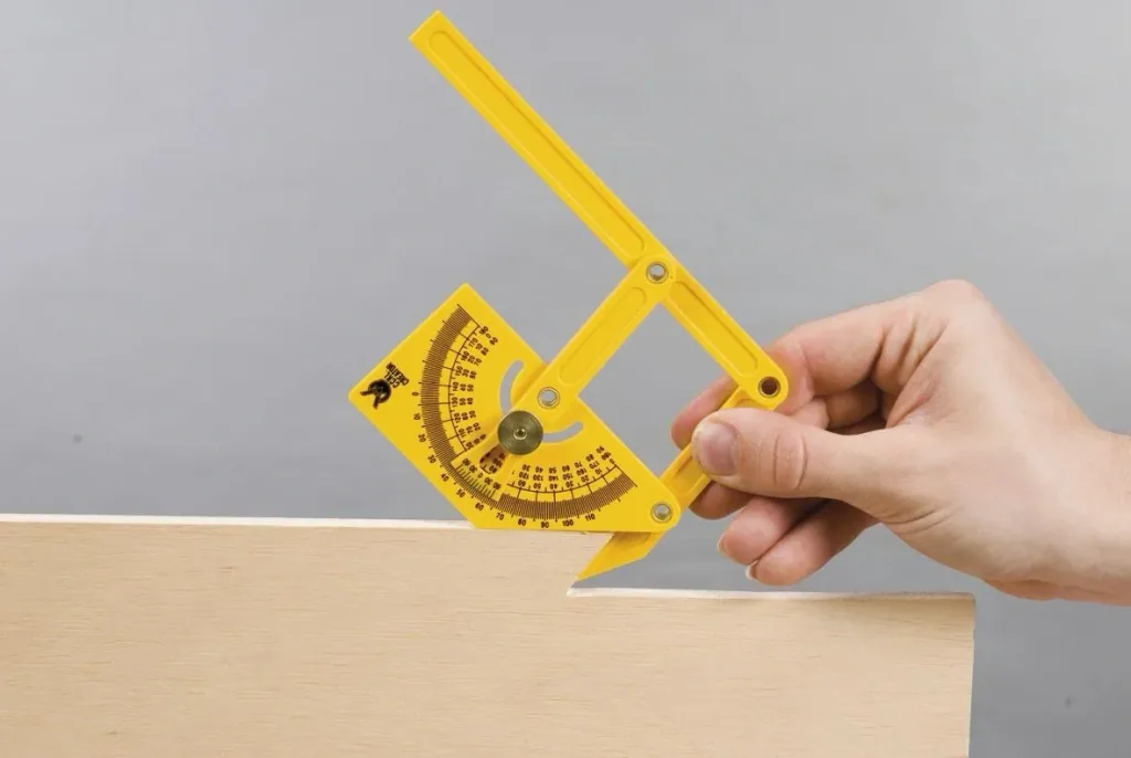 Plastic angle measuring device