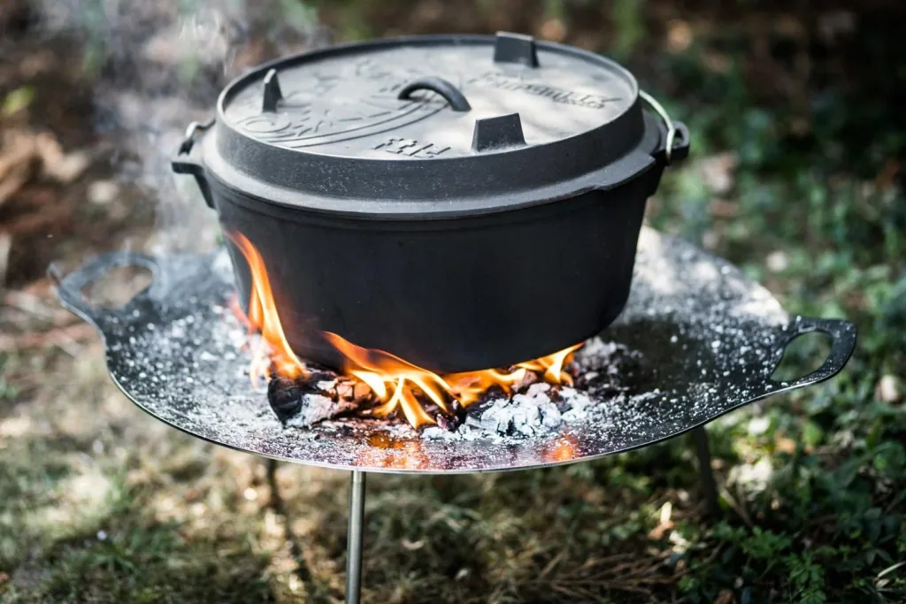 Dutch oven (12 qt)
