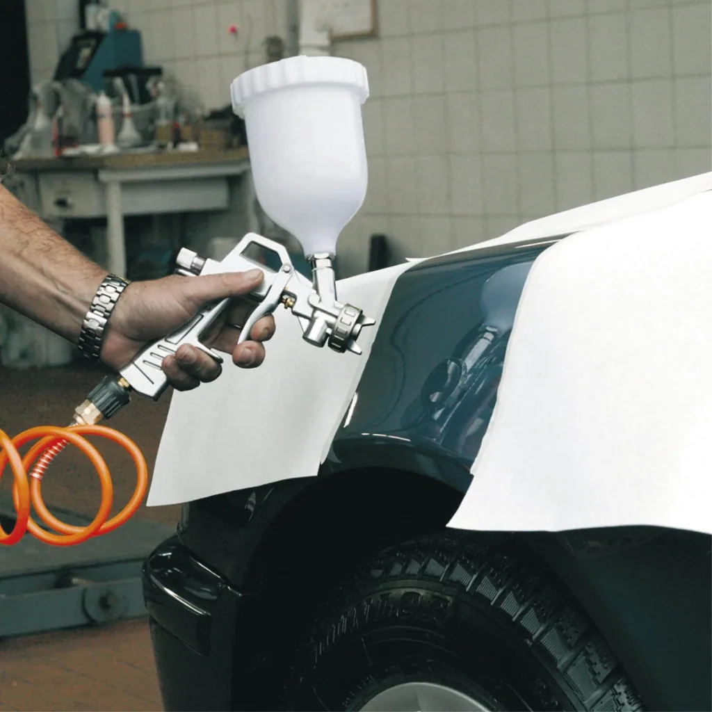 Paint spray gun, gravity feed cup