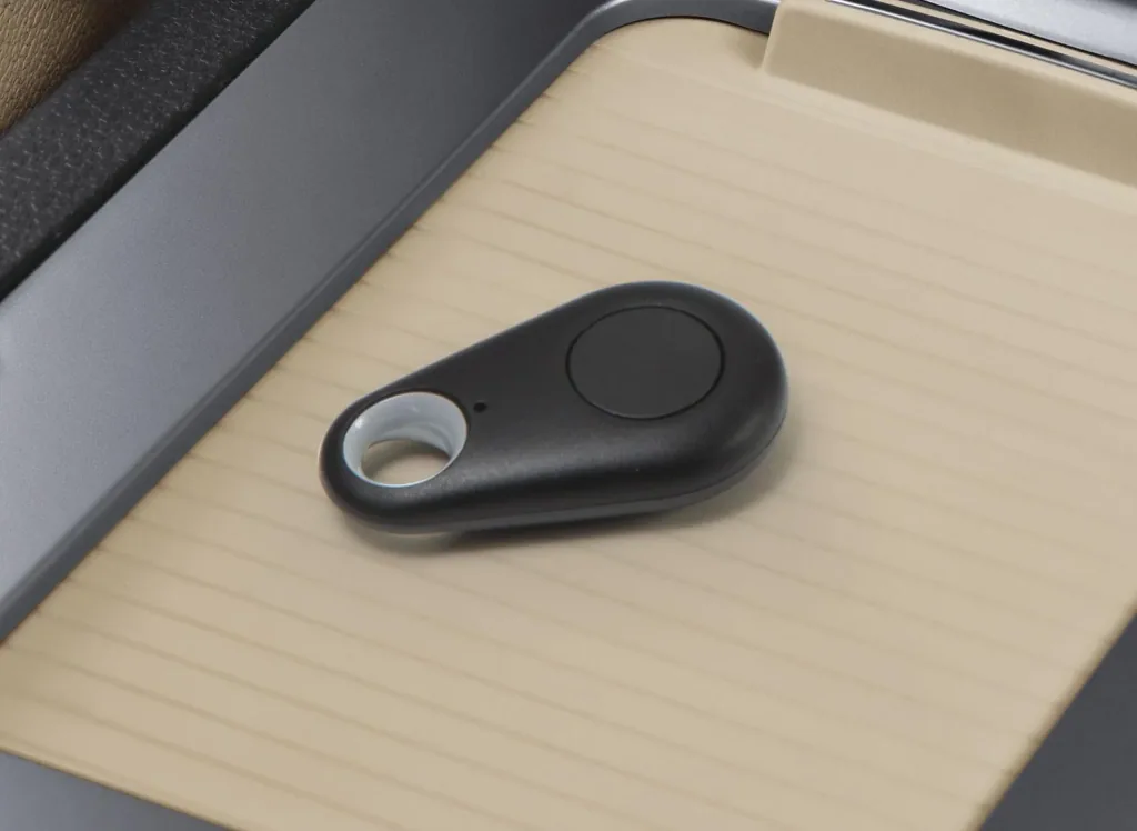 Car alarm with PIR sensor and 2 USB charging ports