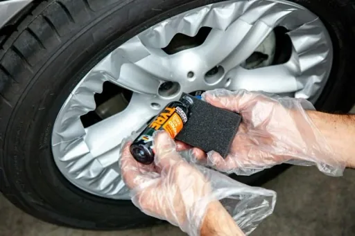 Black tire paint 75 ml, including 2 special sponges + 1 pair of gloves