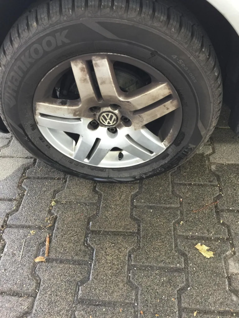 Adhesive power rim cleaner