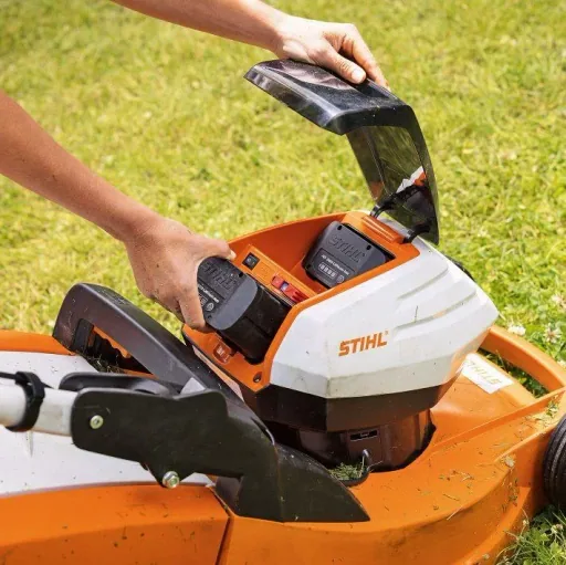 Cordless lawn mower RMA 443 C