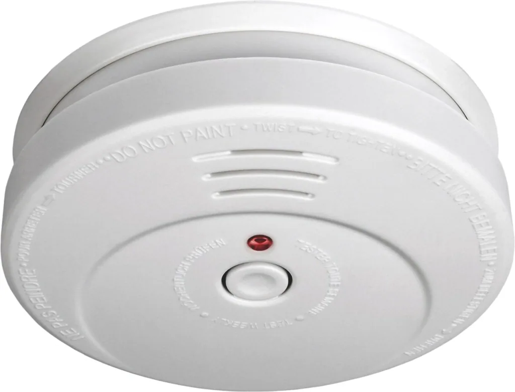 Smoke detectors and magnetic mountings - 3 pieces each in a value set