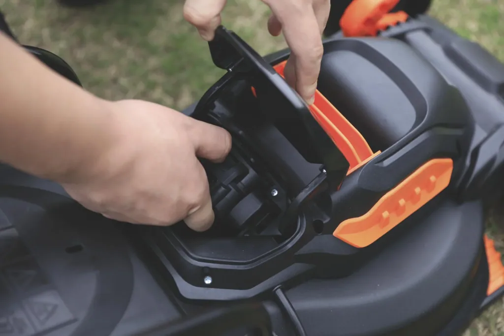 LM C33 20 V cordless lawn mower, including battery and charger