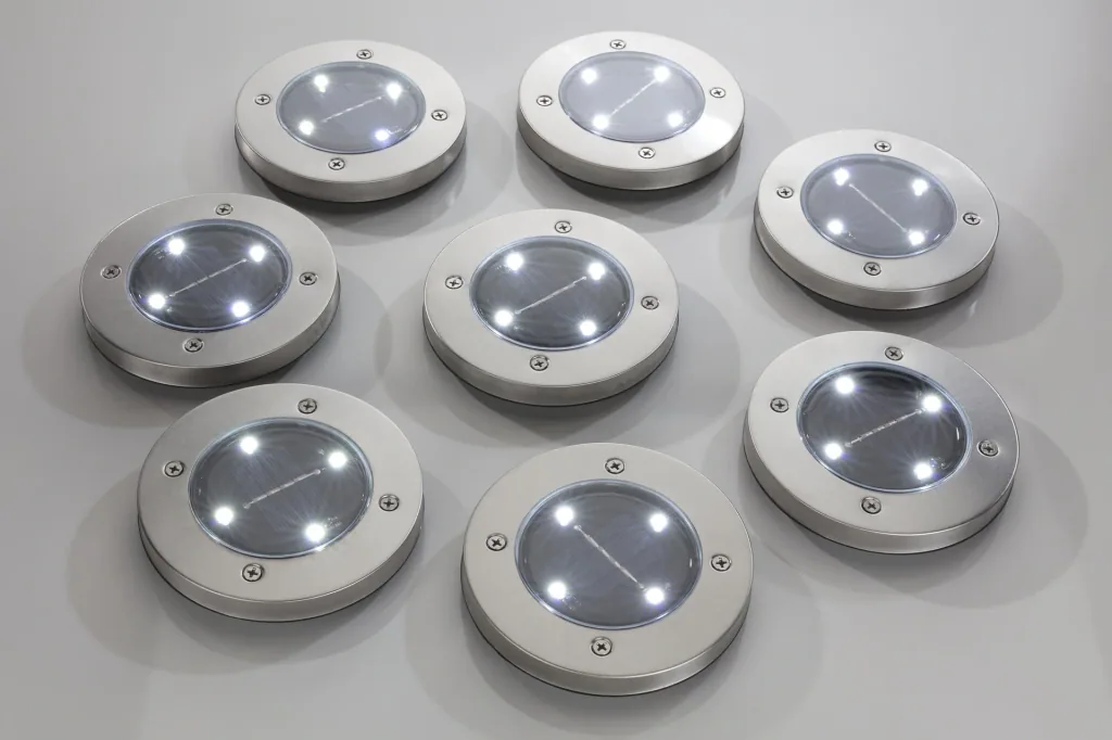 Solar patio lights - 4 pieces