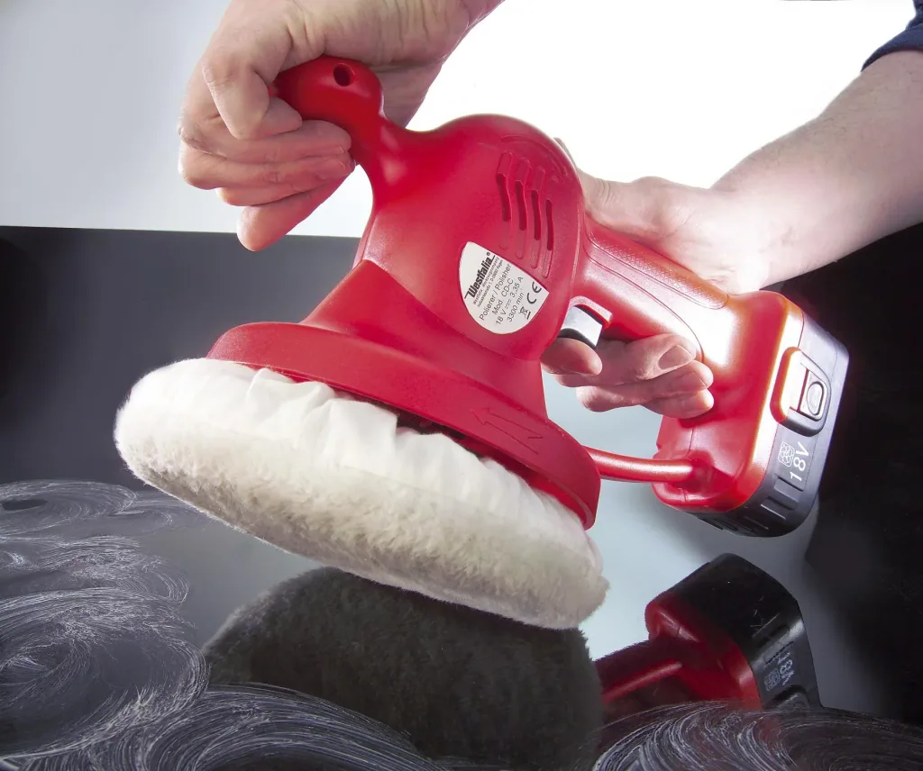 Cordless polishing machine 18 Volt/ 12-piece paint care set