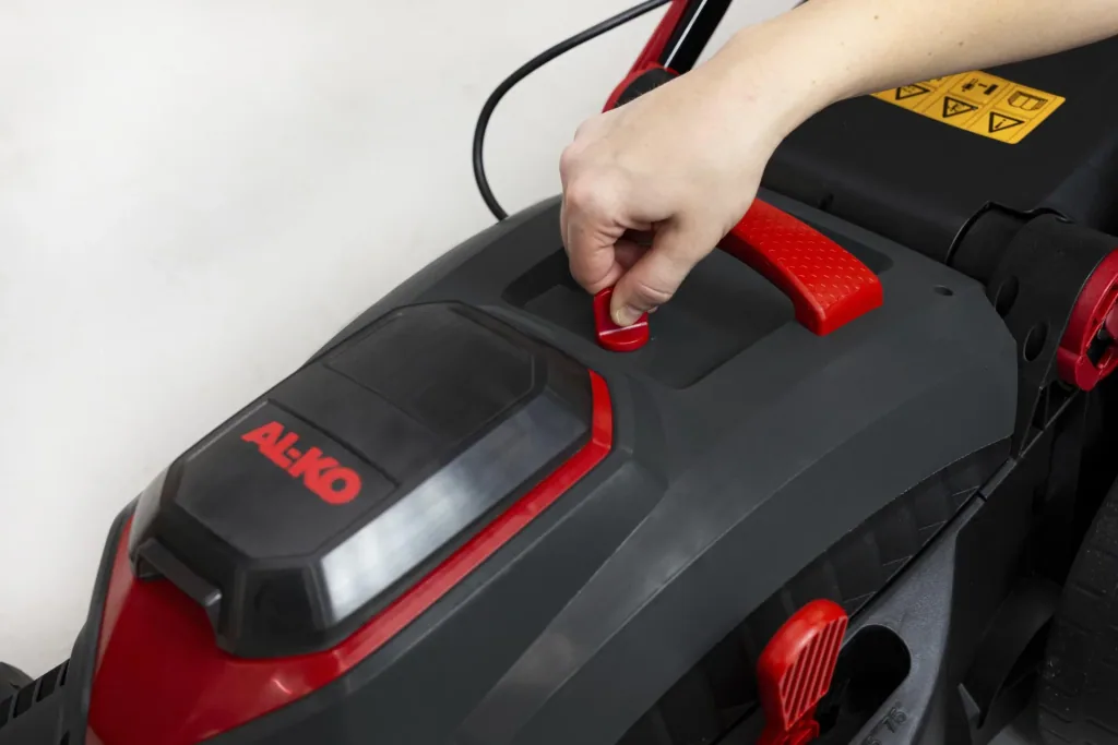 18 V BOSCH HOME AND GARDEN COMPATIBLE Cordless Lawnmower 38.1 Li - incl. 2 batteries and charger