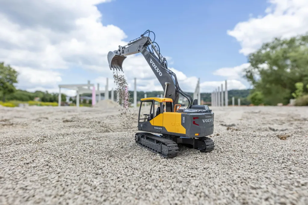 Crawler excavator Volvo 2.4 G 100% RTR 1:16