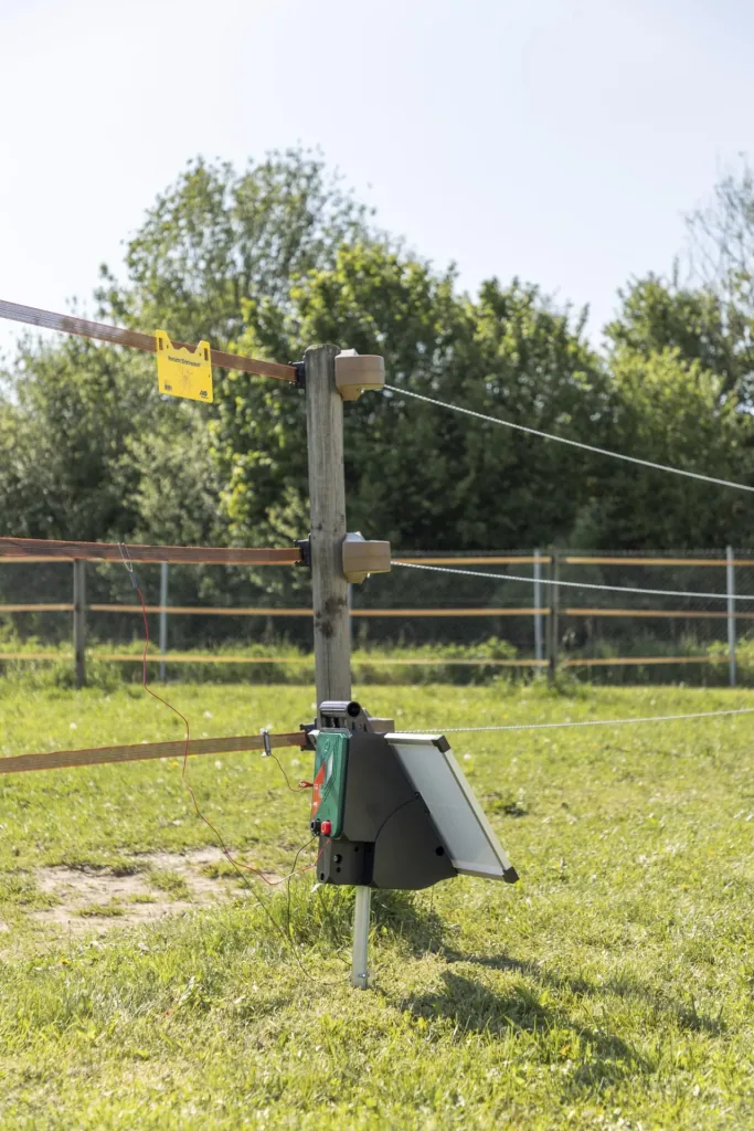 AKO SunPower S3000 electric fence energizer