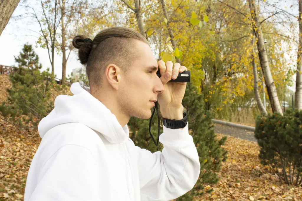 Monocular with eyepiece adjustment, black