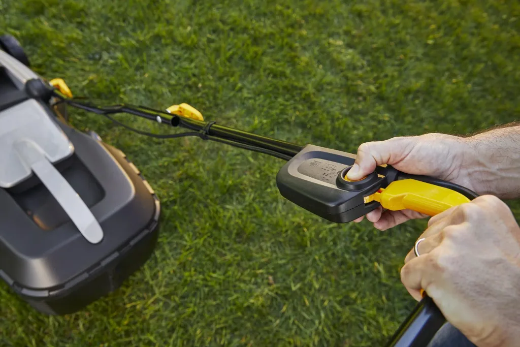 Cordless lawn mower "AL1 3820 Li", with battery and charger