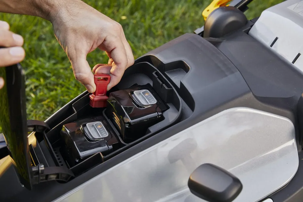 Cordless lawn mower "AL1 3820 Li", with battery and charger